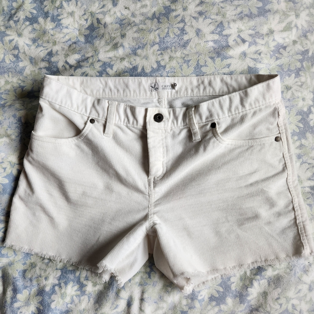 Carve Designs White Oahu Shorts size 8